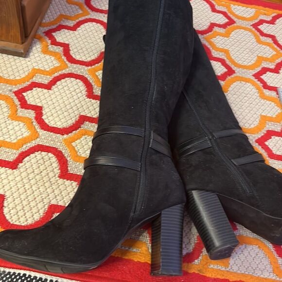 Elegant Black Knee-High Women's Boots - Picture 3 of 12